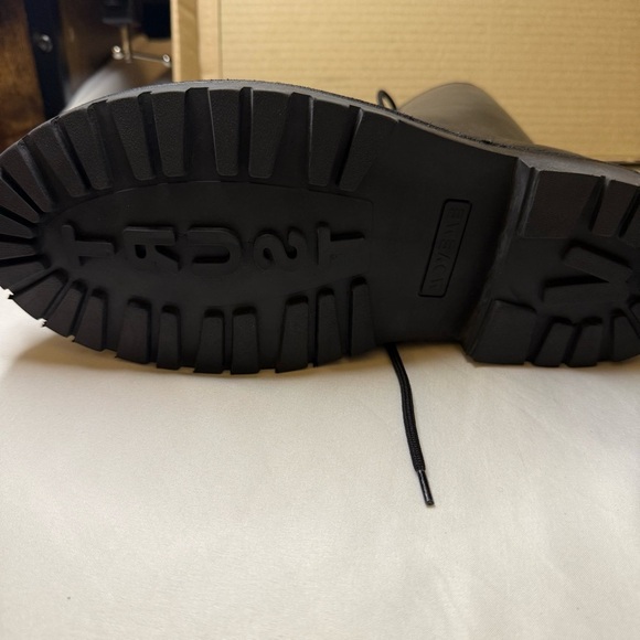 VELDSKOEN Move Me Ranger Boot Black Leather Black Sole Men’s 7 Women’s 9 EU 40 - Picture 4 of 16